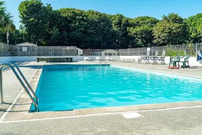 Image de The Lucky Shamrock Caravan | Coastal Retreat | Family-friendly with playgrounds