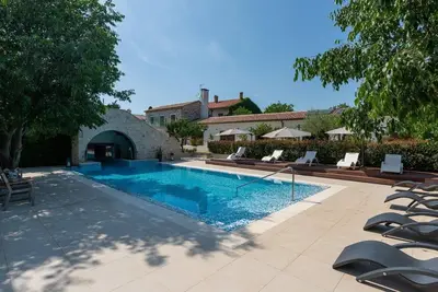 Image de Modern Villa Lv with heated pool, sauna and jacuzzi