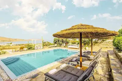 Private luxurious Villa for identifying guests Majestic Manu Mykonos 7-bedroom