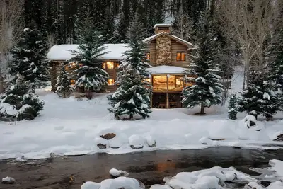 Image de Amazing Log Home on Gore Creek | The Savory Lodge