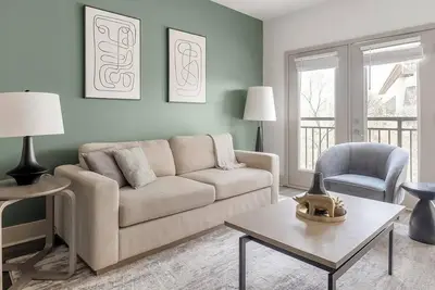 Image de Landing at Pencil Factory Flats - 2 Bedrooms in. . .