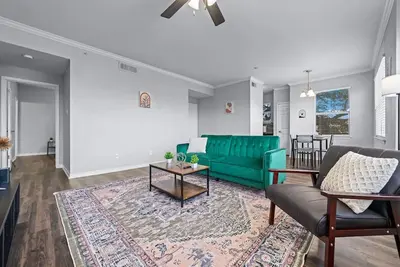 Image de Stylish Haven | 2 Br, 2 Ba | Pool