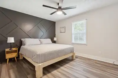 Image de Charming 2-bedroom house in Athens I Full Bathroom I Fully Remodel