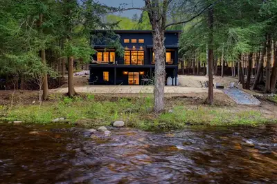 Image de Riverside Lodge, a Modern Adirondack Getaway
