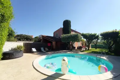 Image de Belle villa avec piscine et spa, 7 personnes