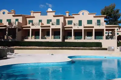 Image de Maison de vacances 'Charming Albufeira' avec piscine partagée, Wi-Fi et climatisation