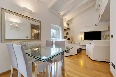 Image de Appartement \"White Residence\" avec vue sur les montagnes, Wi-Fi et climatisation