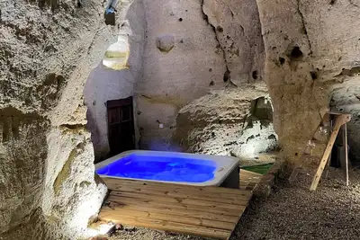 Image de Entre Nous \"Au Troglo\"\nMaison Troglodyte avec jacuzzi