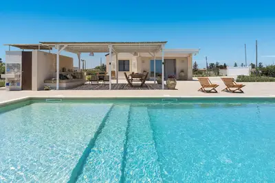 Villa with pool between Marzamemi and Pachino