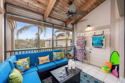 Image de Book your 2025 stay today at this stunning one of a kind beachside condo!