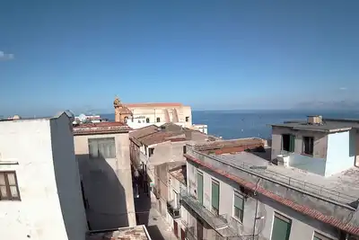 Image de Accommodation on 2 levels with terrace Sea View In the Ancient City Walls.