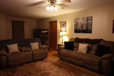 Image de Charming 2-bedroom house in superb Guntersville with Ac, WiFi, carport & deck.
