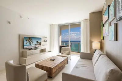 Image de Lux Condo • 24th Floor Oceanfront 2403