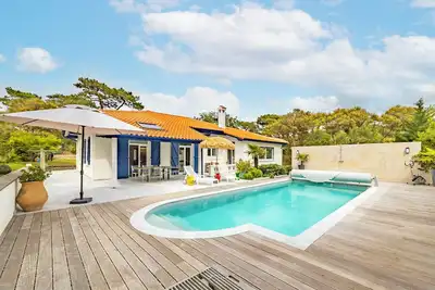 Image de Villa Lou Paradou : Piscine chauffée, grand jardin, plage à pied!