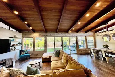 Image de Charming mid-century cottage in Old Town Pinole