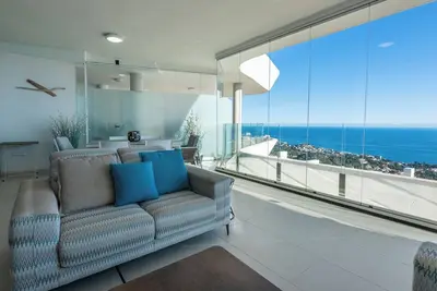 Image de Appartement 'Stupa Hills - Spectacular Sea Views' avec vue sur la mer, Wi-Fi et climatisation