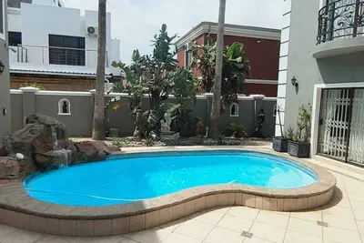 Image de Sunset beach holiday home/Pauline's entire villa \n is a taste of luxury.