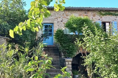 Image de Ardèche Sud, l'authenticité d'un mas du 17ème siècle en campagne