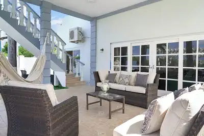 Image de Lovely 2-bedroom apartment in Noord with Garden & Pool