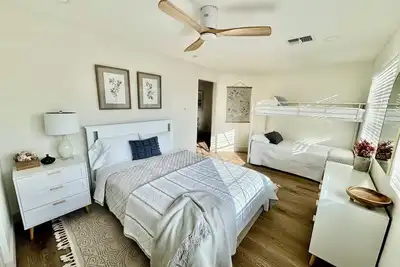 Image de 3-bedroom bungalow with pool and hot tub