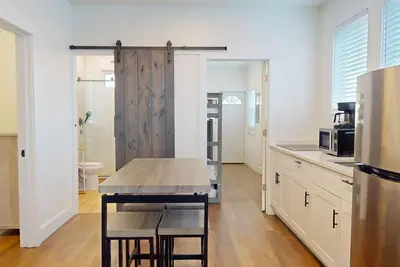 Image de Spacious 2-Bedroom, 2-Bath Apartment