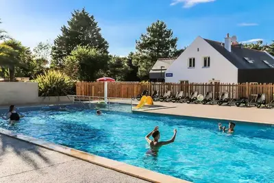 Image de Mobilheim Premium 40m2 (3 Schlafzimmer) - 2 Badezimmer + Terrasse + Tv + GeschirrspĂĽler 6 Personen