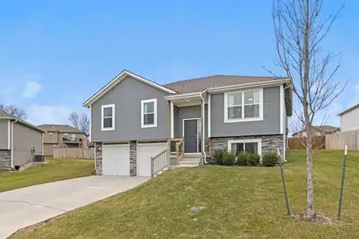 Image de Stylish MidModern New Build w\/ Extra Apartment