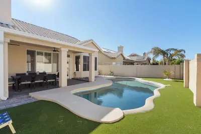 Image de Experience luxury at Scottsdale White Horse Retreat—4br home with private pool.