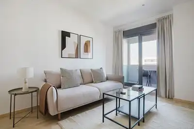 Image de Blueground | Paseo Marítimo, pool & Ac, nr parks