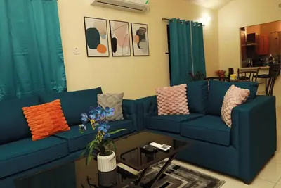 Phil's Hideaway #2-Charming 2-Br house with Ac and WiFi in delightful Portmore