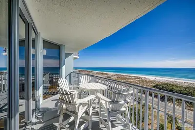 Image de New Listing - Emerald Dolphin Unit 730