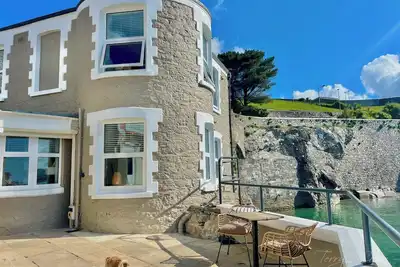 Image de Seafront Cottage - Beach Access - Pet Friendly