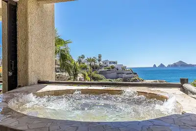 Image de Breathtaking 2br Condo w/ Ocean Views & Jacuzzi