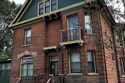 Image de Fountain Lake Victorian-Spacious 6 bedroom home on the lake in lovely Albert Lea