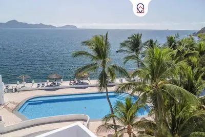 Manzanillo Apt | Unbeatable Views | 2 Bdrm