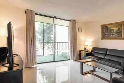 Image de Cozy 2-bedroom condo with WiFi, Ac in charming West Palm Beach