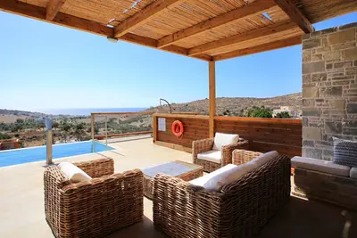 The ultimate luxury experience in a villa surrounded by nature and with sea view