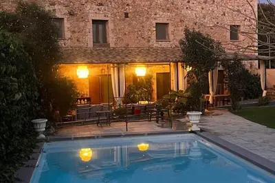 Image de 10 minutes from the beach! Ideal house with pool for families and friends.