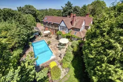 Image de Stunning 8 bed property with pool! Pet friendly! Easy routes to london!