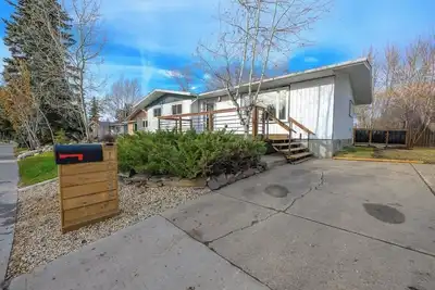 Image de Modern Charm | Full House | Free Wi-Fi