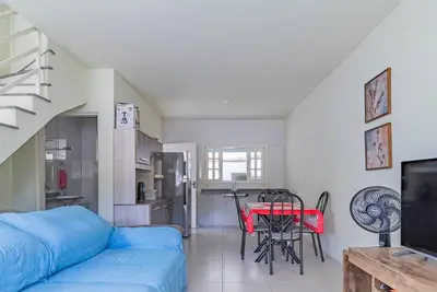 Image de Casa com churrasqueira próx. à Praia Martim de Sá