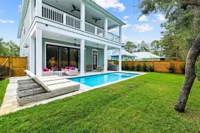 Image de Fall Availability! Private Salt Water Pool! Sitting Spa! 5 Adult Bikes!