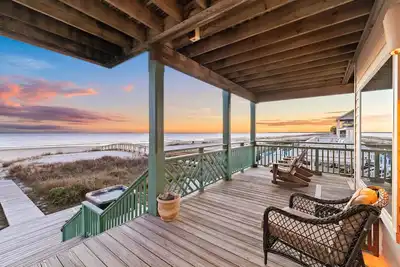 Image de Spend Fall by the Gulf! Gulf Front! Private Pool! Hot Tub! Dog-Friendly!