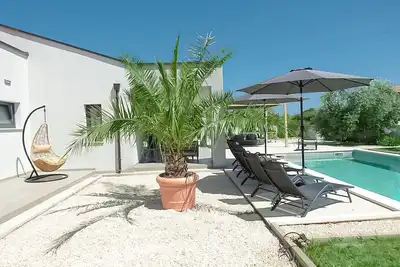 Image de Villa Esti - belle villa moderne de 3 chambres avec piscine privée pres de Pula