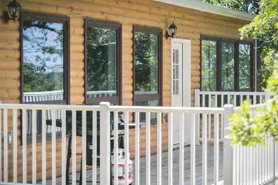 Image de Pike's Place Cabin - Lakewood Park Cabins