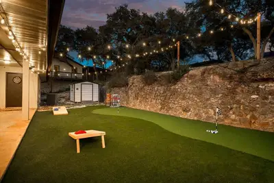 Image de Lux Home | Hot Tub & Mini‑Golf | Game Room + Views