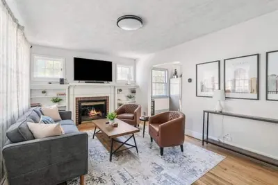 Image de Peaceful & Cozy Home with Large Fenced Backyard - Kid & Pet Friendly