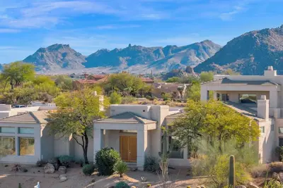 Image de Stunning Desert Contemporary | Golf, Gated & Pool