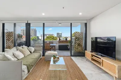 Image de Crown Beach Escape Stylish Comfort by the Sea