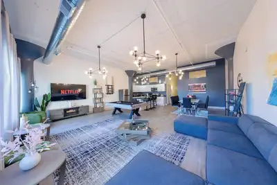 Image de McCormick Place Luxurious 5 bed/3 bath Huge Suite for groups/up to 12 guests